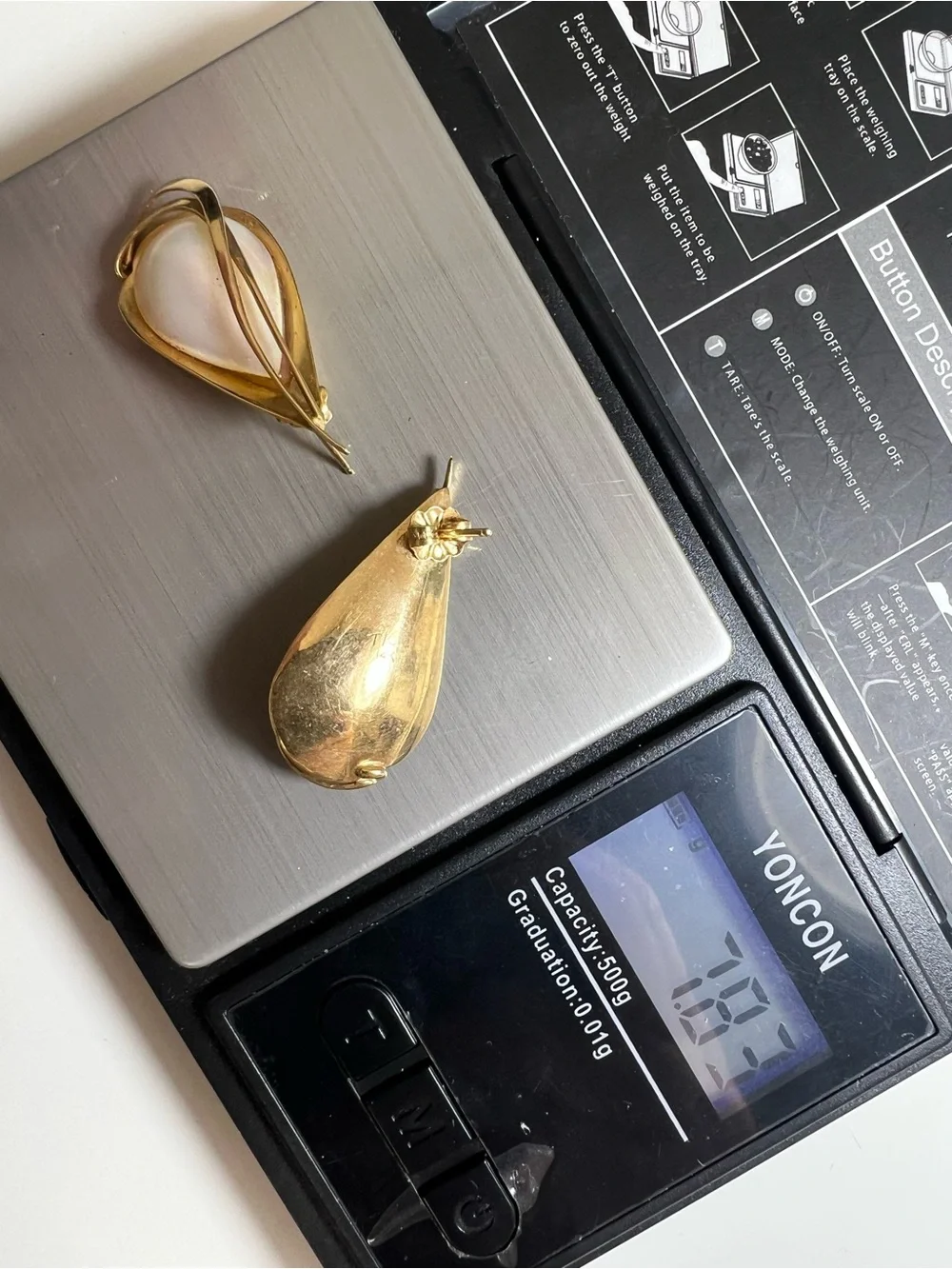 14K Gold Teardrop Pearl Vintage Earrings for pierced ears